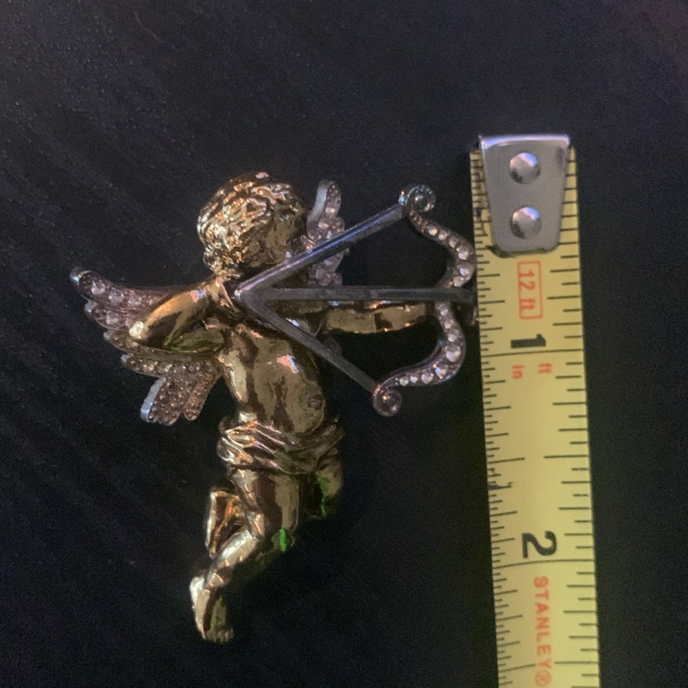 Golden Cupid w/ arrow Broach - Picture 6 of 6